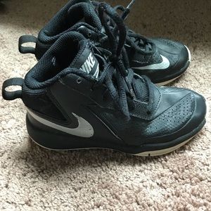 Black nike sneakers